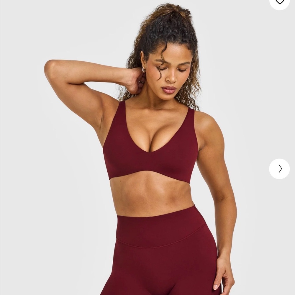 SOFTMOTION™ SCOOP BACK BRALETTE WITH WHITE LOGO